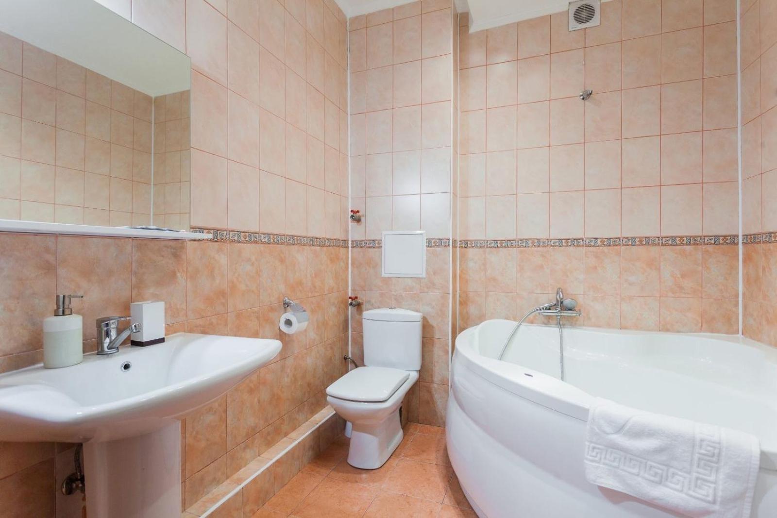 Navit Apartments With Breakfast,Near The Railway Station, The City Center, The Park Kyiv Exterior photo